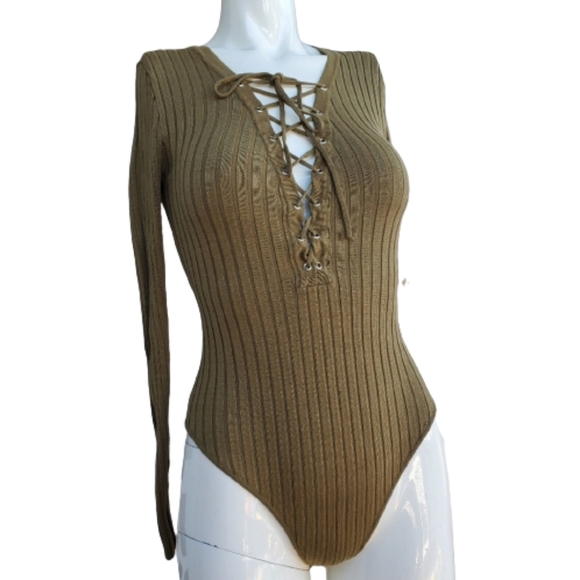 Forever 21 Tops - FOREVER 21 LONG SLEEVE OLIVE BODYSUIT SZ S